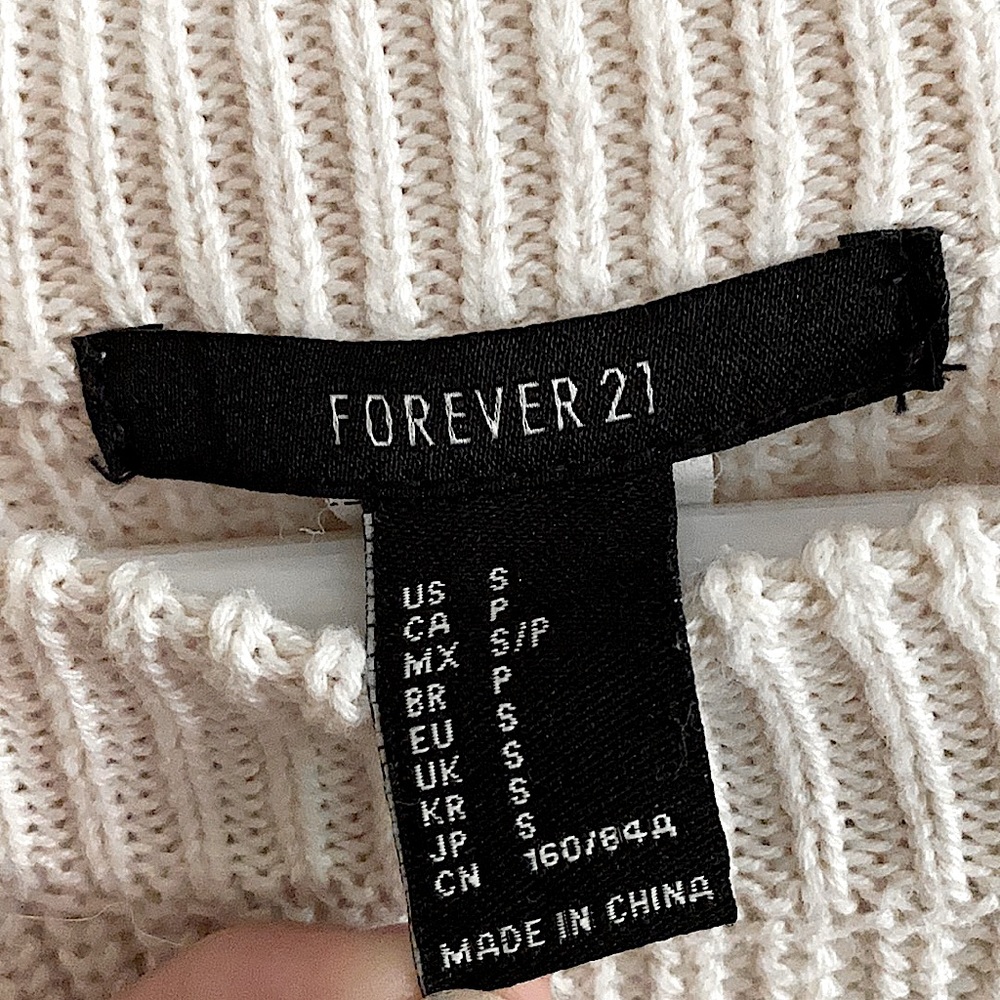 🍂Forever 21 Cropped Sweater🍂 - Picture 3 of 3
